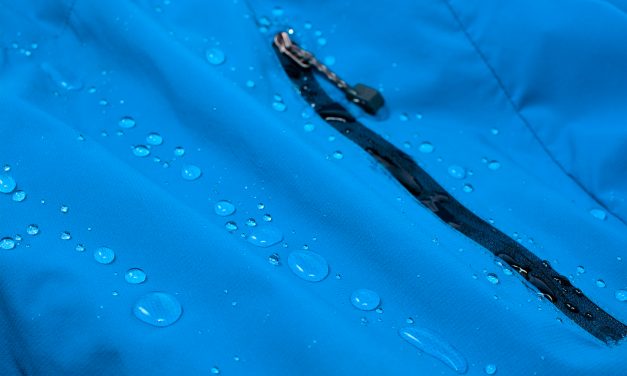 Ski, surf, vêtements : bien entretenir ses équipements sportifs, améliorer leur durabilité et préserver l’environnement